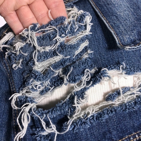 LEVI’S Distressed Trucker Denim Jean Jacket - Picture 4 of 14